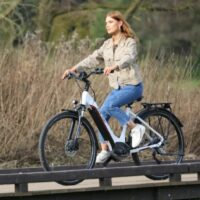 Forme Morley Pro ELS Ladies Step Through Hybrid Electric Bike, Bosch 400Wh - Gloss White - Image 3