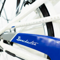 Basis Dorchester Step Through Integrated Electric City Bike - White/Blue - Image 5