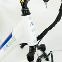 Basis Dorchester Step Through Integrated Electric City Bike - White/Blue - Image 3